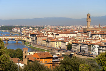 Fototapeta na wymiar Mosty nad rzeką Arno w Toskanii Florencja Włochy