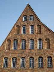 Fototapeta na wymiar Detail der alten Salzspeicher in Lübeck