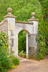 Gate