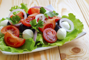 salad with tomato