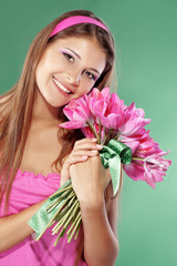 Obraz na płótnie Canvas Dziewczyna z kwiatami