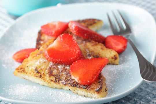 French Toasts With Strawberry