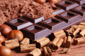 tavoletta di cioccolato con cacao in polvere - due