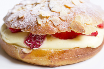Tropézienne aux fraises