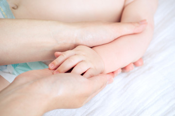 Obraz na płótnie Canvas Baby massage