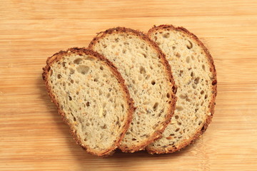 Drei Brotscheiben