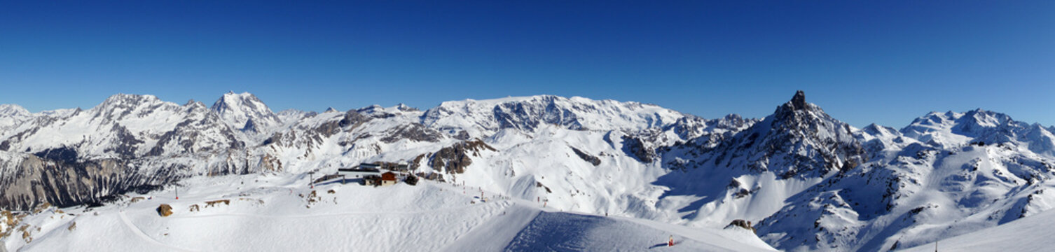 Domaine Les Trois Vall&eacute;es dans les Alpes
