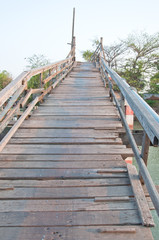Obraz premium wooden foot bridge