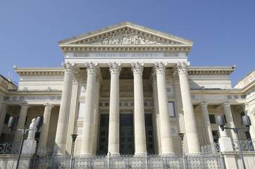 tribunal de Nîmes, France