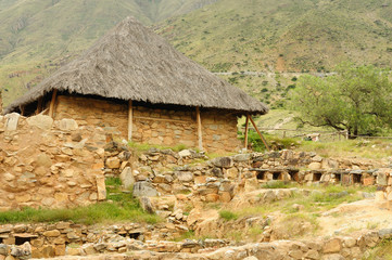 Naklejka na ściany i meble Peru starożytne ruiny, świątynia Kotosh, Huanuco