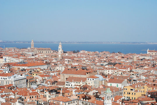 Panorama della citt&agrave; di Venezia e della Laguna