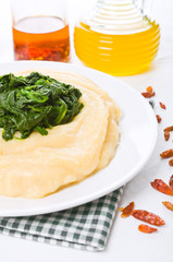 Fava bean puree with spinach. Purè di fave e spinaci.