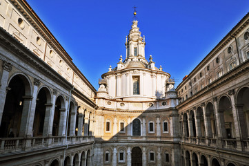 Fototapeta na wymiar Rzym, Kościół św Ivo alla Sapienza