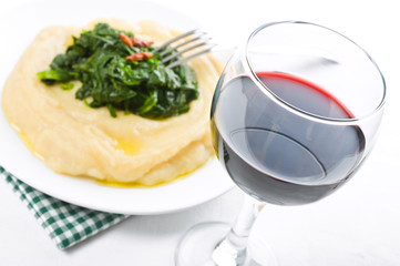 Fava bean puree with spinach. Purè di fave e spinaci.