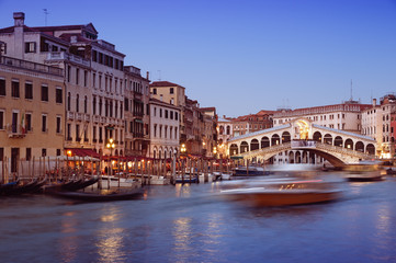 Fototapeta na wymiar Rialto Bridge in Venice - Italy