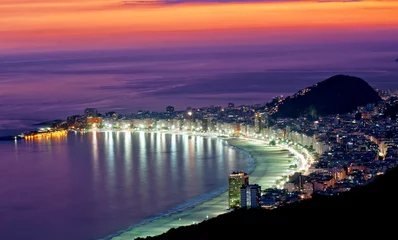 Photo sur Plexiglas Copacabana, Rio de Janeiro, Brésil Night view of Copacabana beach. Rio de Janeiro