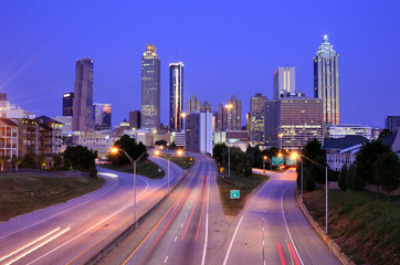Fototapeta na wymiar Atlanta Skyline above Freedom Parkway