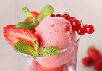 strawberry ice cream