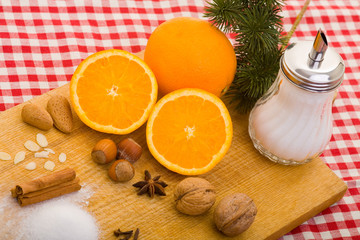 Orangen und andere Backzutaten