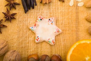 Bunter Keks in Sternform