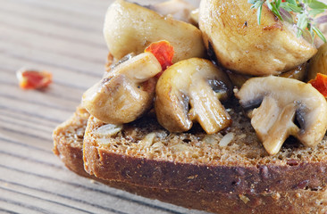 Grilled mushrooms on healthy bread