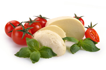 mozzarella cherry tomatoes basil