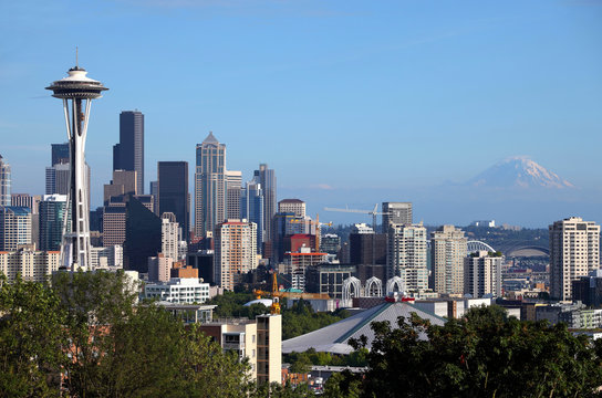 Seattle skyline & Mt Rainier, WA., state.