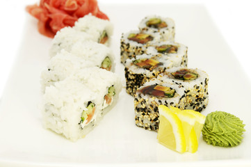 суши с риса и икры
