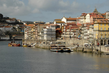 Fototapeta na wymiar Oporto w Portugalii
