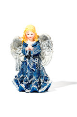 Статуэтка ангела с серебрянными крыльями  изолированная на белом