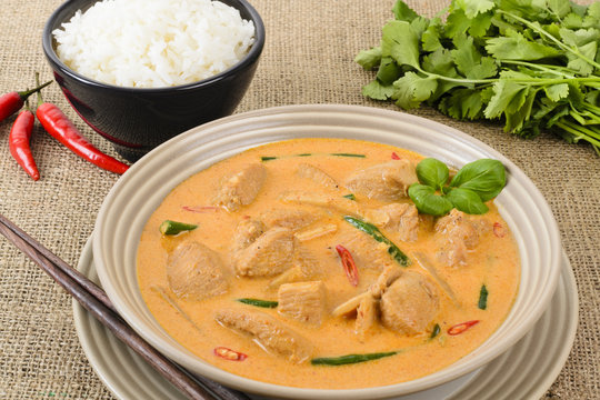 Kaeng Phet Gai - Thai Red Chicken Curry & Jasmine Rice
