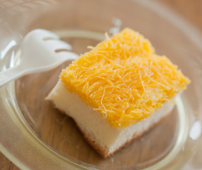 gold egg yolks thread cake