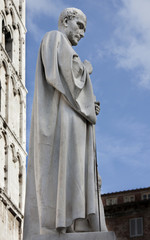 Fototapeta premium Statua Burlamacchi - Lucca