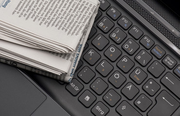 Zeitung auf Computer