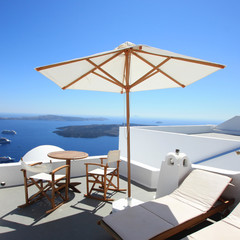 Santorin - Terrasse et parasol