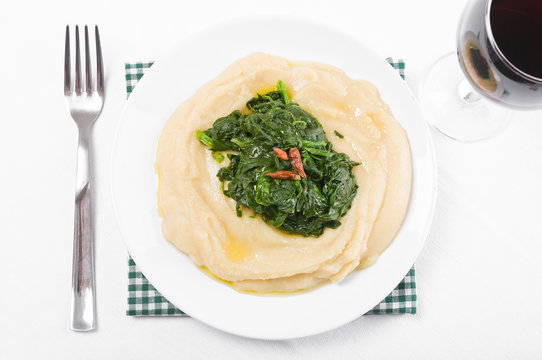 Fava bean puree with spinach. Pur&egrave; di fave e spinaci.