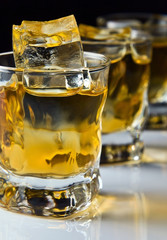 whisky with ice .
