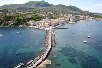 vista del porto dal castello aragonese