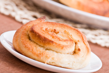 Cinnamon rolls. Brioche alla cannella.