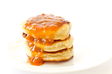 pancakes with apricot syrup
