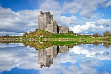 Dunguaire castle near Kinvarra in Co. Galway, Ireland - obrazy, fototapety, plakaty