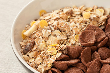Cereals made from whole grain and chocolate crunchy