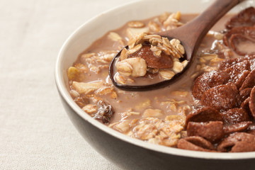 Cereals made from whole grain and chocolate crunchy milk