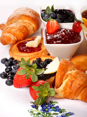 Prima colazione con frutta fresca e Marmellata