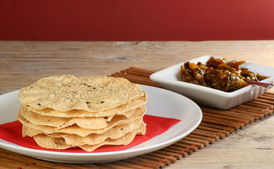 poppadums and pickle