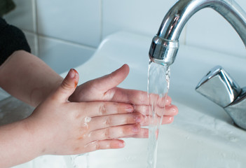 children hand washing