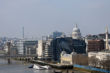 Fototapeta na wymiar Panorama Tamizie od Tower Bridge