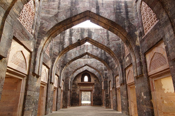 Plakat Ruiny afgańskiej architektury w Mandu, Indie