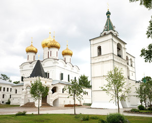 Fototapeta na wymiar Trinity cathedral (Kostroma)
