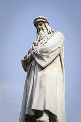 statua di leonardo, milano